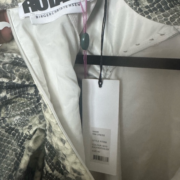 ROTATE BIRGER CHRISTENSEN
"KIM" DRESS WITH PYTHON PRINT AND VOLUMINOUS SHOULDERS - Picture 5 of 9